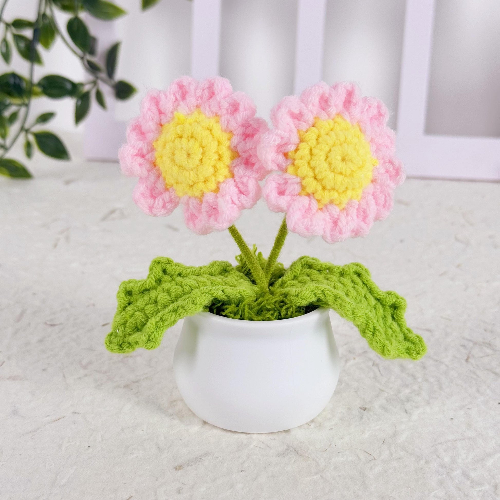 Crochet Daisy, Crochet Flower in Pot, Housewarming Gift, Desk Decoration, Room Decoration, Handmade Flower, Car Decor, Knitted Plant
