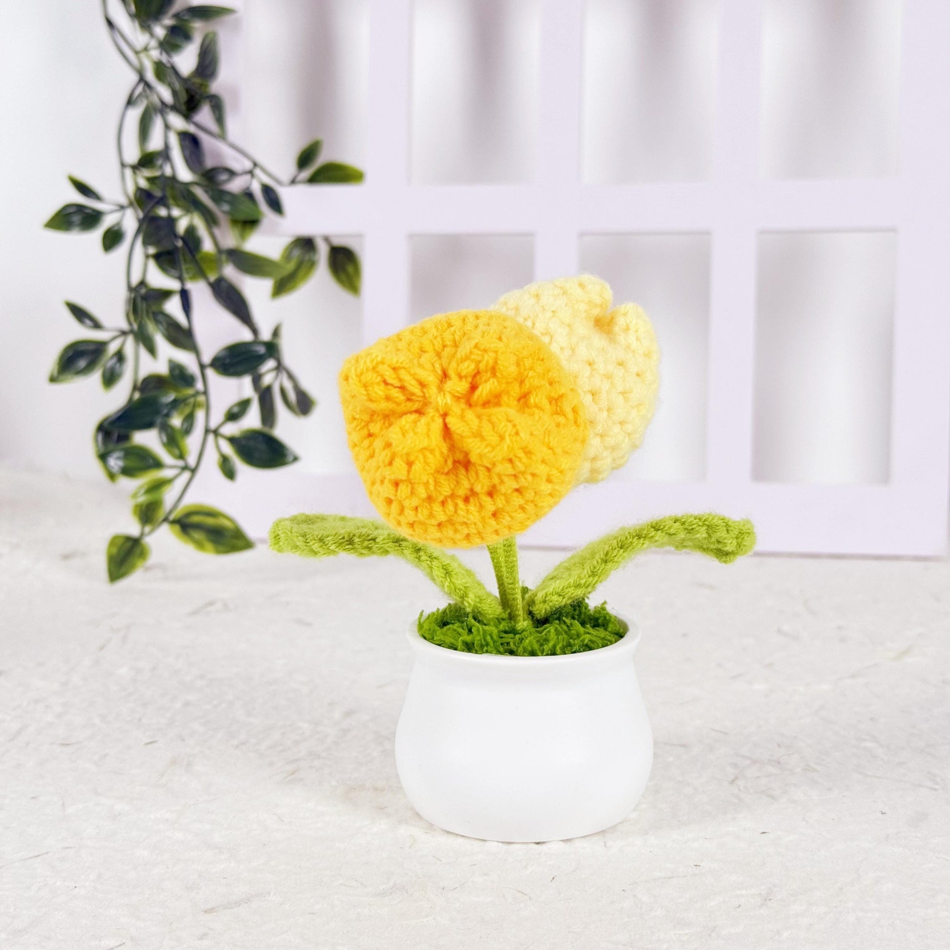 Handmade Crochet Tulip Flower Pot, Mini Crochet Flowers, Decorative Plants, Tulip Decor, Forever Blooming Floral Decor, Unique Gift
