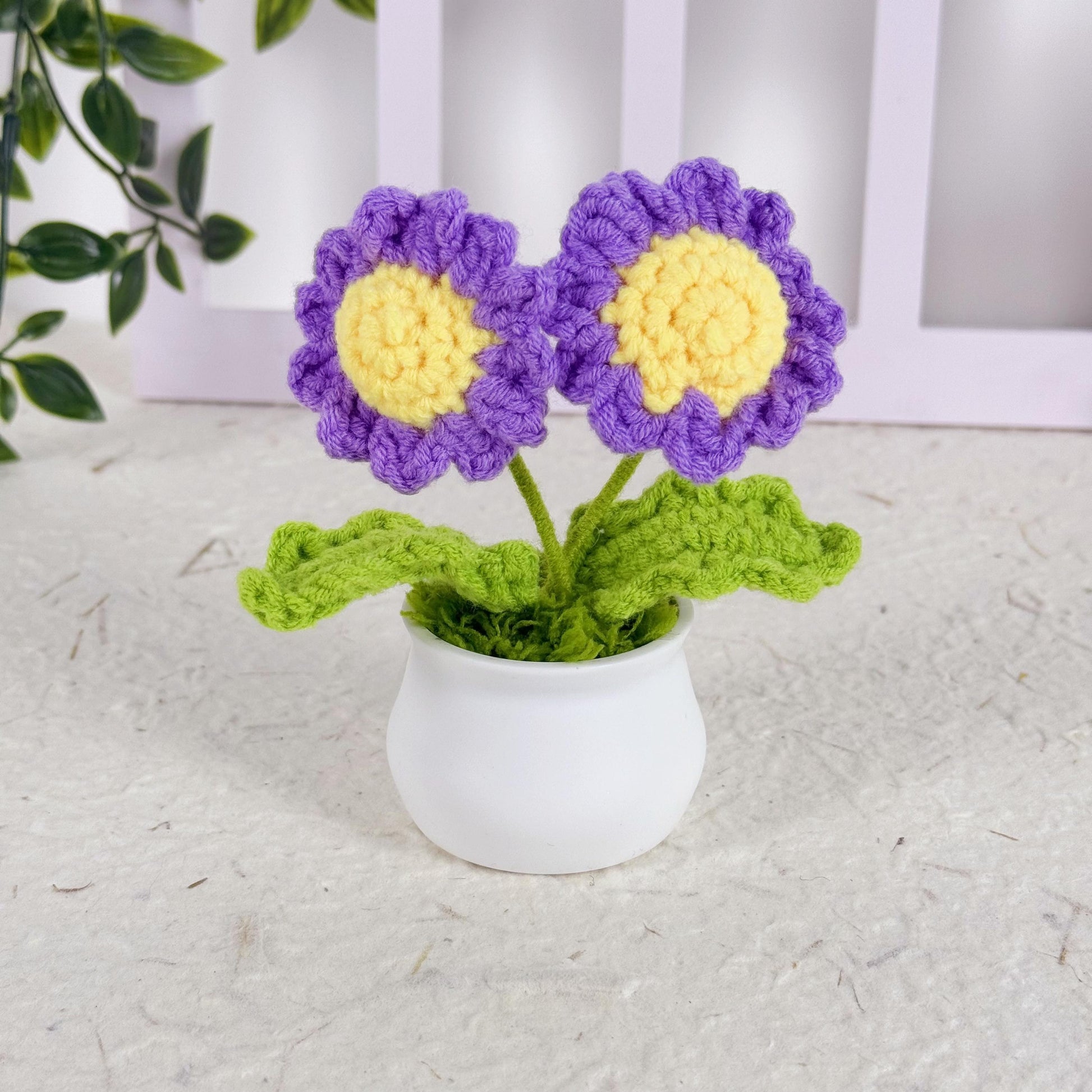 Crochet Daisy, Crochet Flower in Pot, Housewarming Gift, Desk Decoration, Room Decoration, Handmade Flower, Car Decor, Knitted Plant