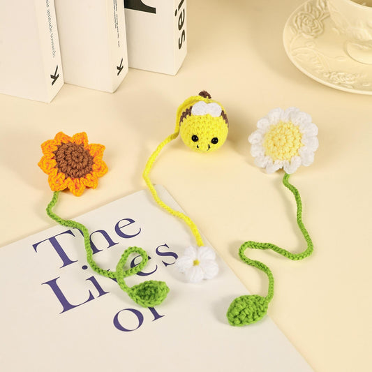 Handmade Crocheted Bookmark, Cute Crochet Bee Bookmark, Unique Gift for Book Lovers, Back to School Gift, Gift for Teacher