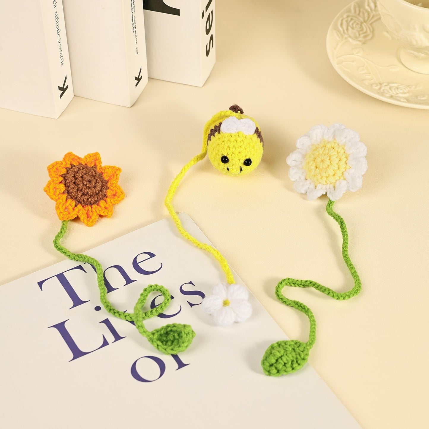 Bee Bookmark, Handmade Crochet Bookish Accessory, Bookmarkers, Gift for Book Lover, Present for a Reader, Crochet Floral Bookmark