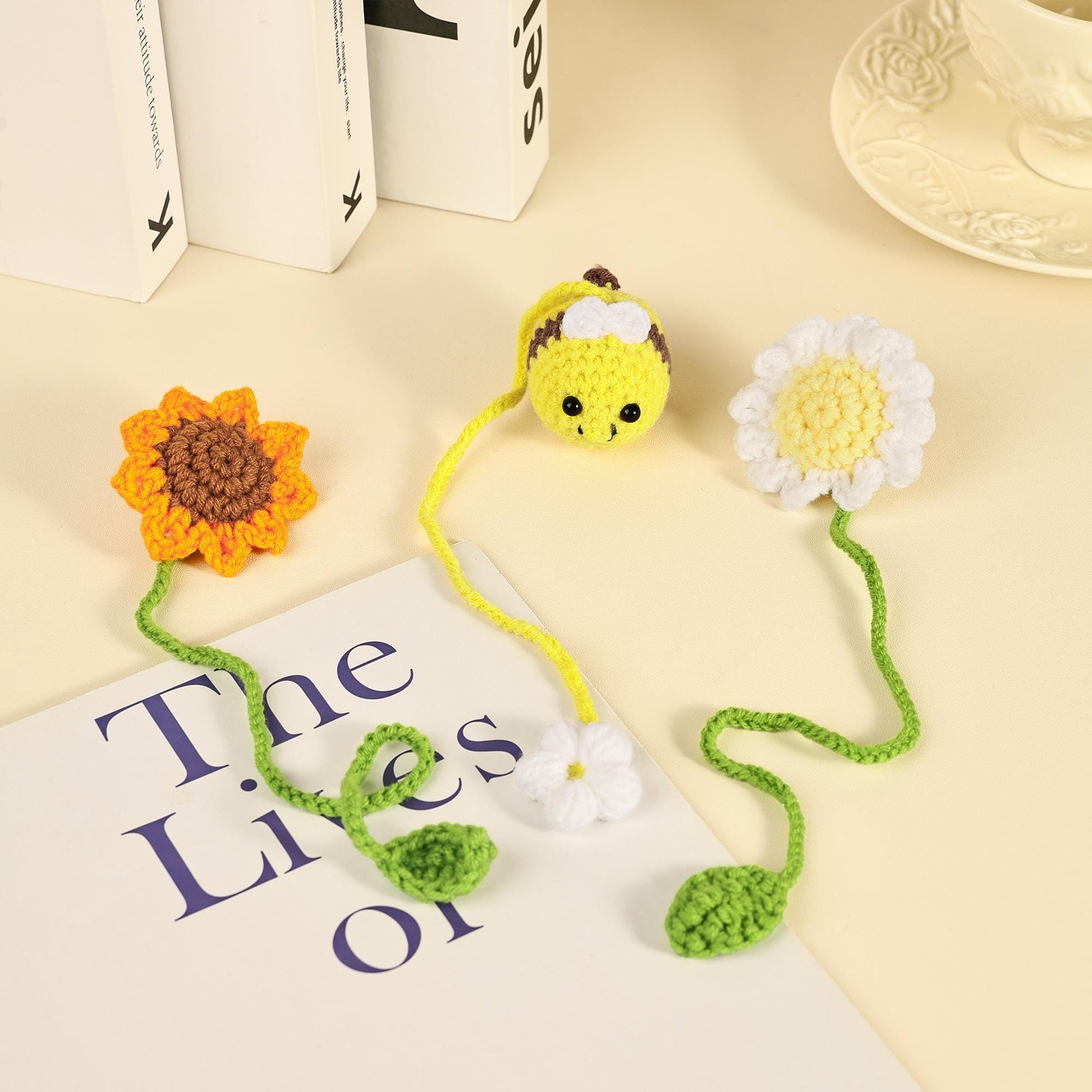 Crochet Bookmark, Crochet Flowers Bookmark, Crochet Bee Bookmark, Crochet Sunflower Bookmark, Crochet Daisy Bookmark, Gift for Book Lovers