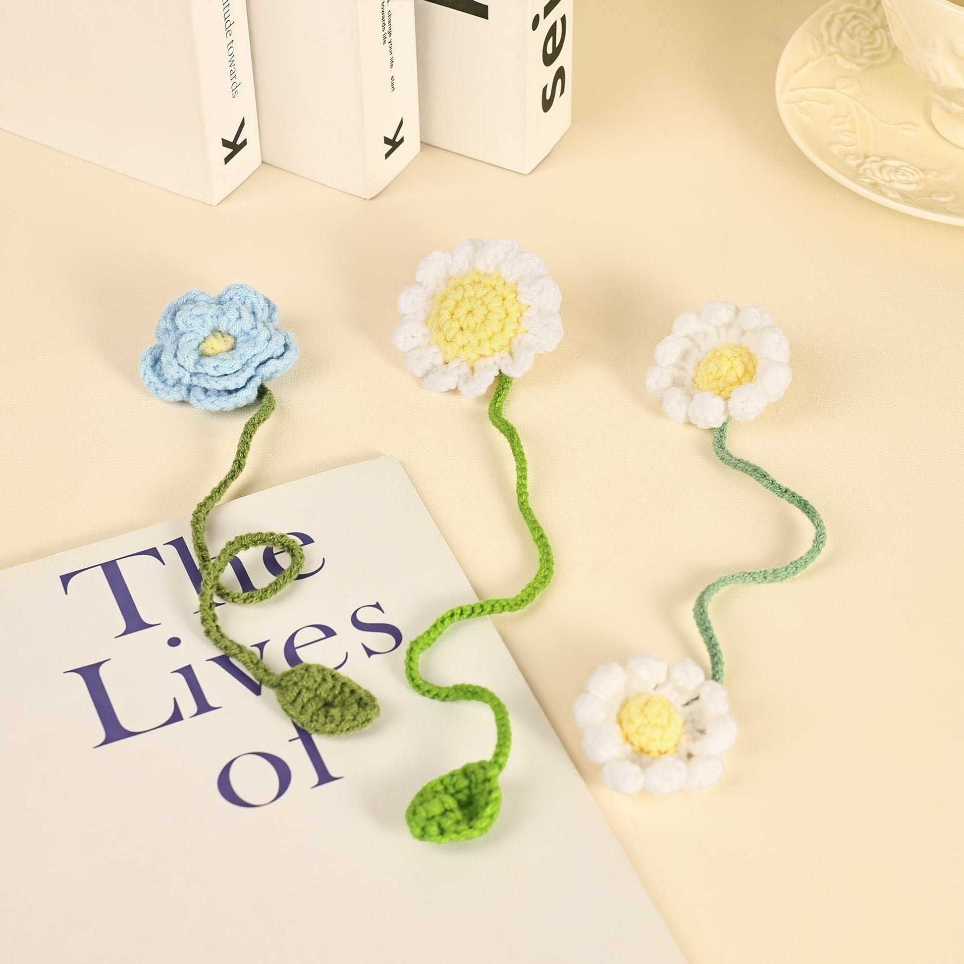 Bee Bookmark, Handmade Crochet Bookish Accessory, Bookmarkers, Gift for Book Lover, Present for a Reader, Crochet Floral Bookmark