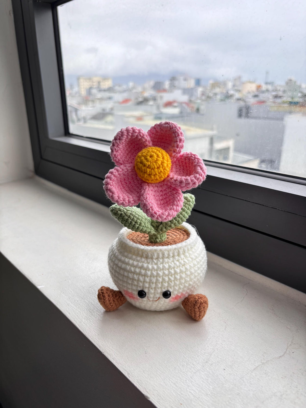 Handmade Crochet Smiling Flower Pot - Desk Decor Gift, Cheer Up & Stress Relief Gift, Sweet Gift for Mom, Mother’s Day Gift