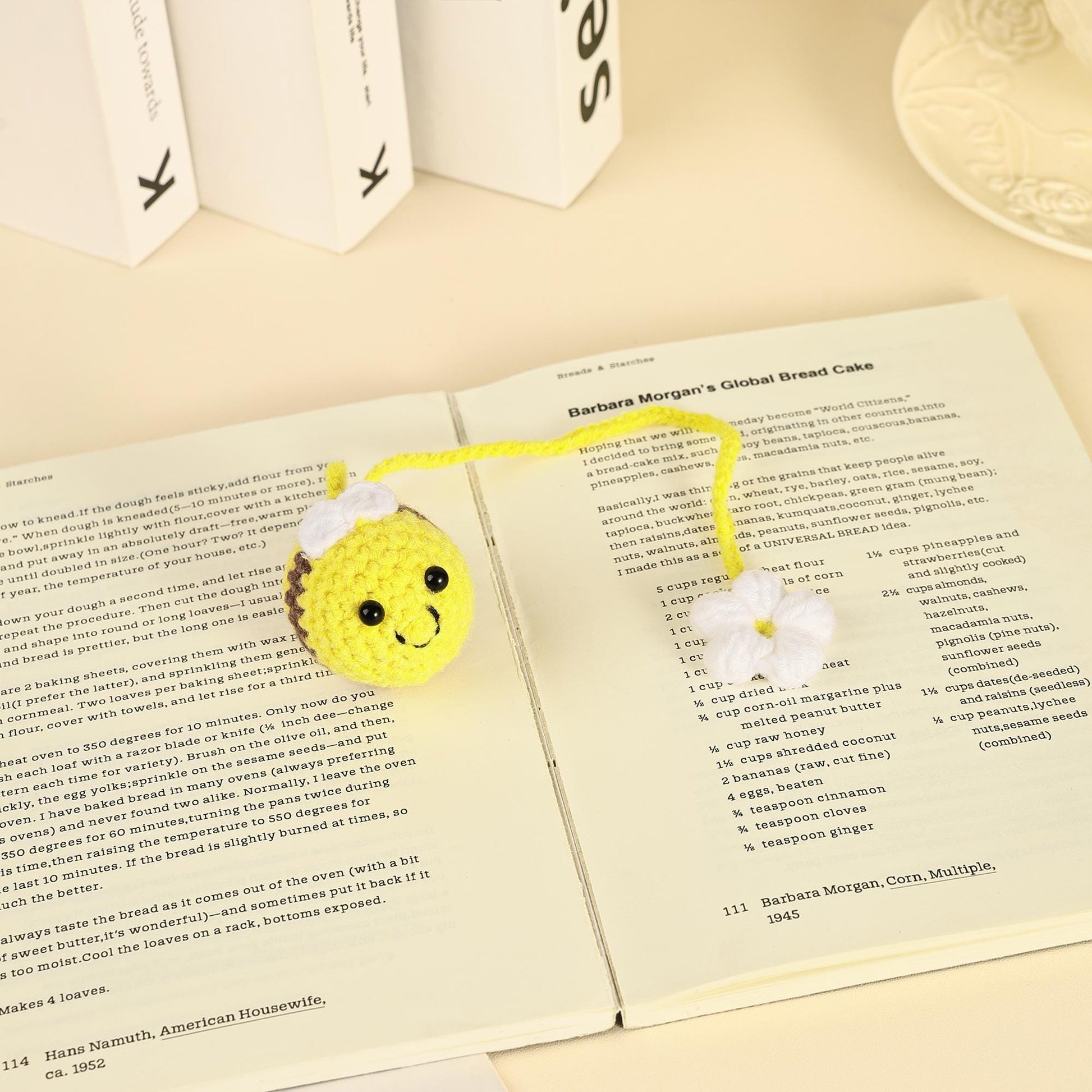 Bee Bookmark, Handmade Crochet Bookish Accessory, Bookmarkers, Gift for Book Lover, Present for a Reader, Crochet Floral Bookmark