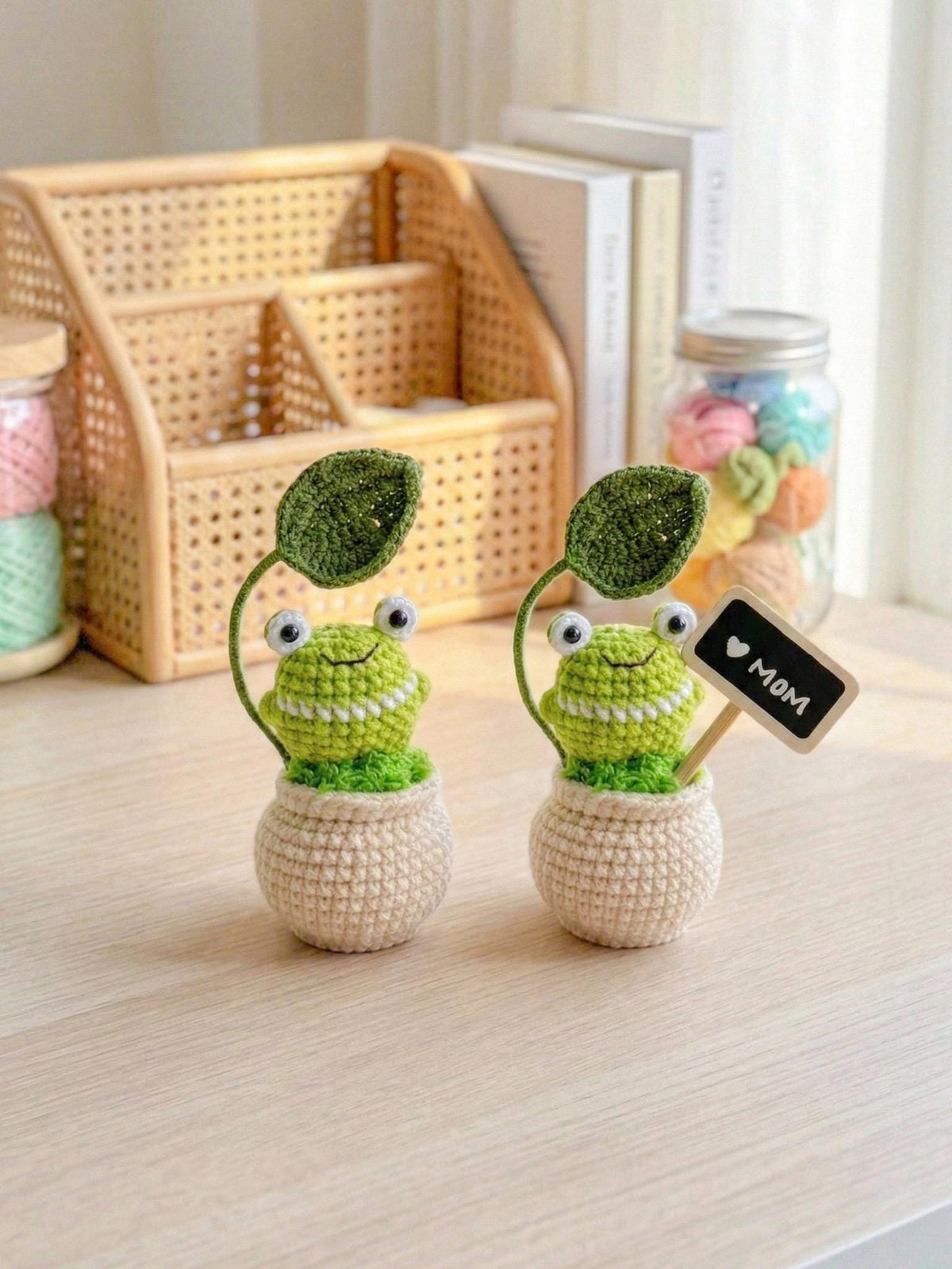 Handmade Crochet Frog Pot – Healing Desk Decor, Gift for Frog Lovers, Cute Green Frog Crochet, Funny Gift Handmade, Flower Pot Crochet