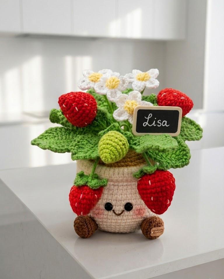 Smiling Strawberry Crochet Pot, Sweet Handmade Desk Decor, Cute Gift for Her, Birthday Gift, Mother’s Day Gift, Anniversary Present