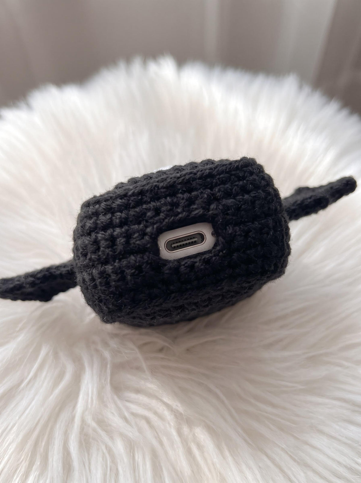 Crochet Halloween Airpods Case, Ghost AirPods Holder, Black Bat Earphone Pouch, Spooky Bag Charm, Cute Halloween Gift, Gift for Her