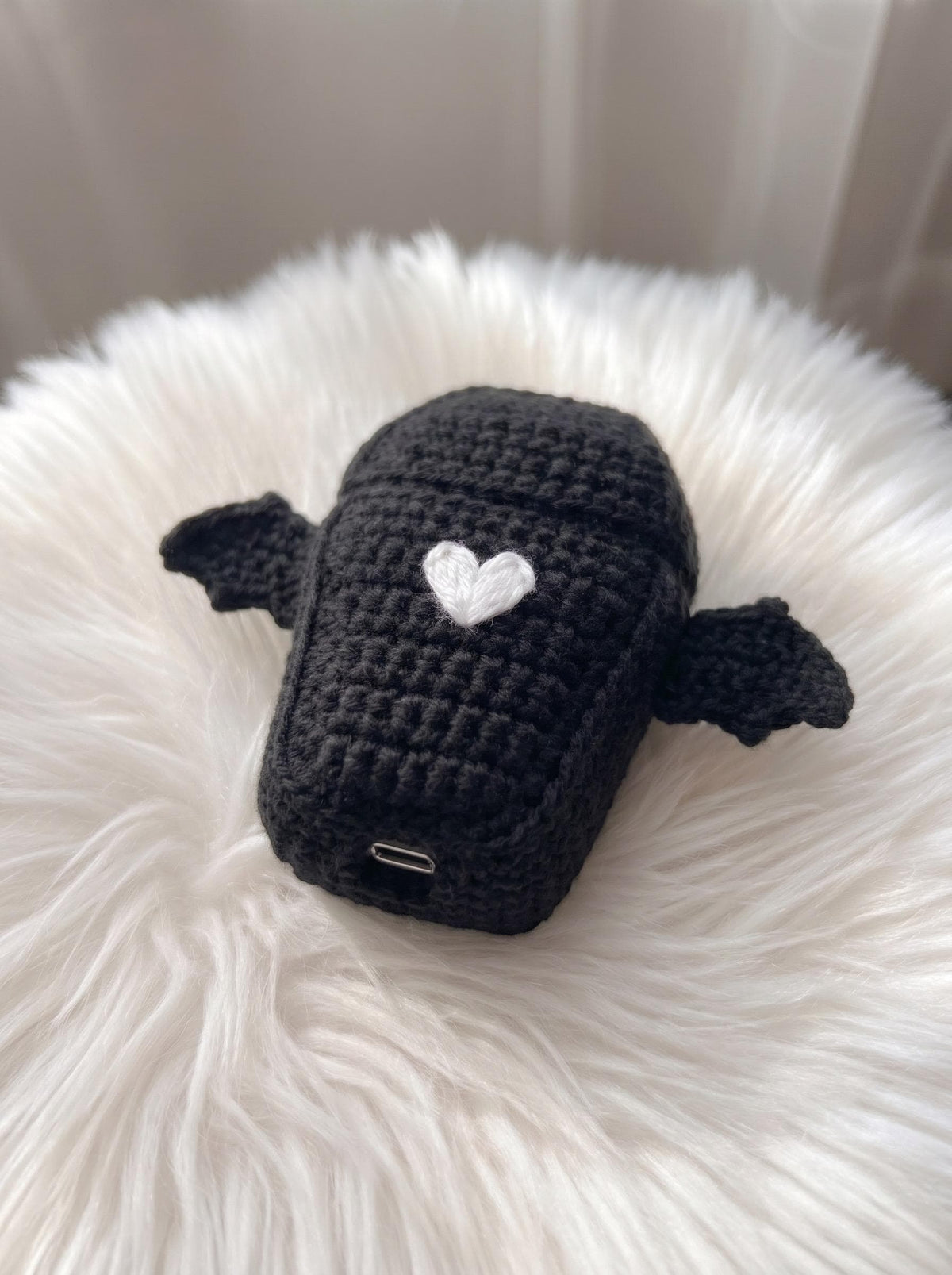 Crochet Halloween Airpods Case, Ghost AirPods Holder, Black Bat Earphone Pouch, Spooky Bag Charm, Cute Halloween Gift, Gift for Her